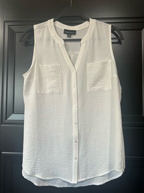 Worth White Sleeveless Button-Front Top